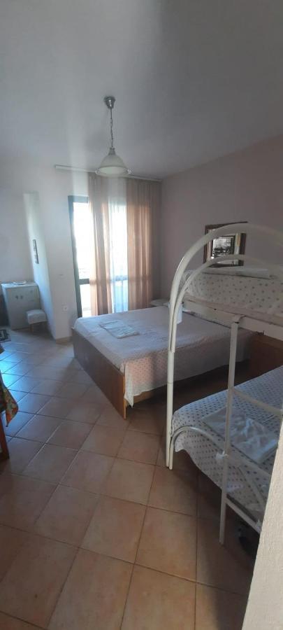 Villa Madani Durrës Exteriör bild