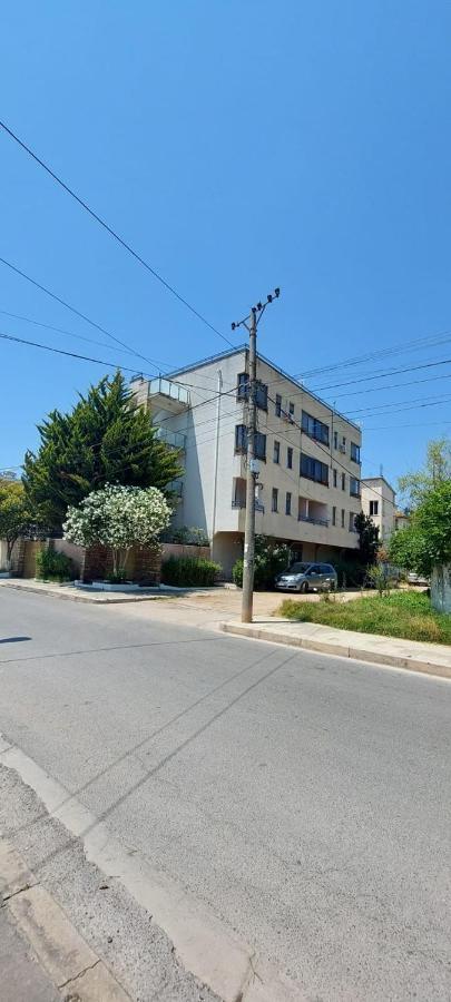 Villa Madani Durrës Exteriör bild