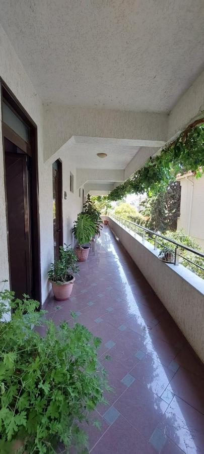 Villa Madani Durrës Exteriör bild